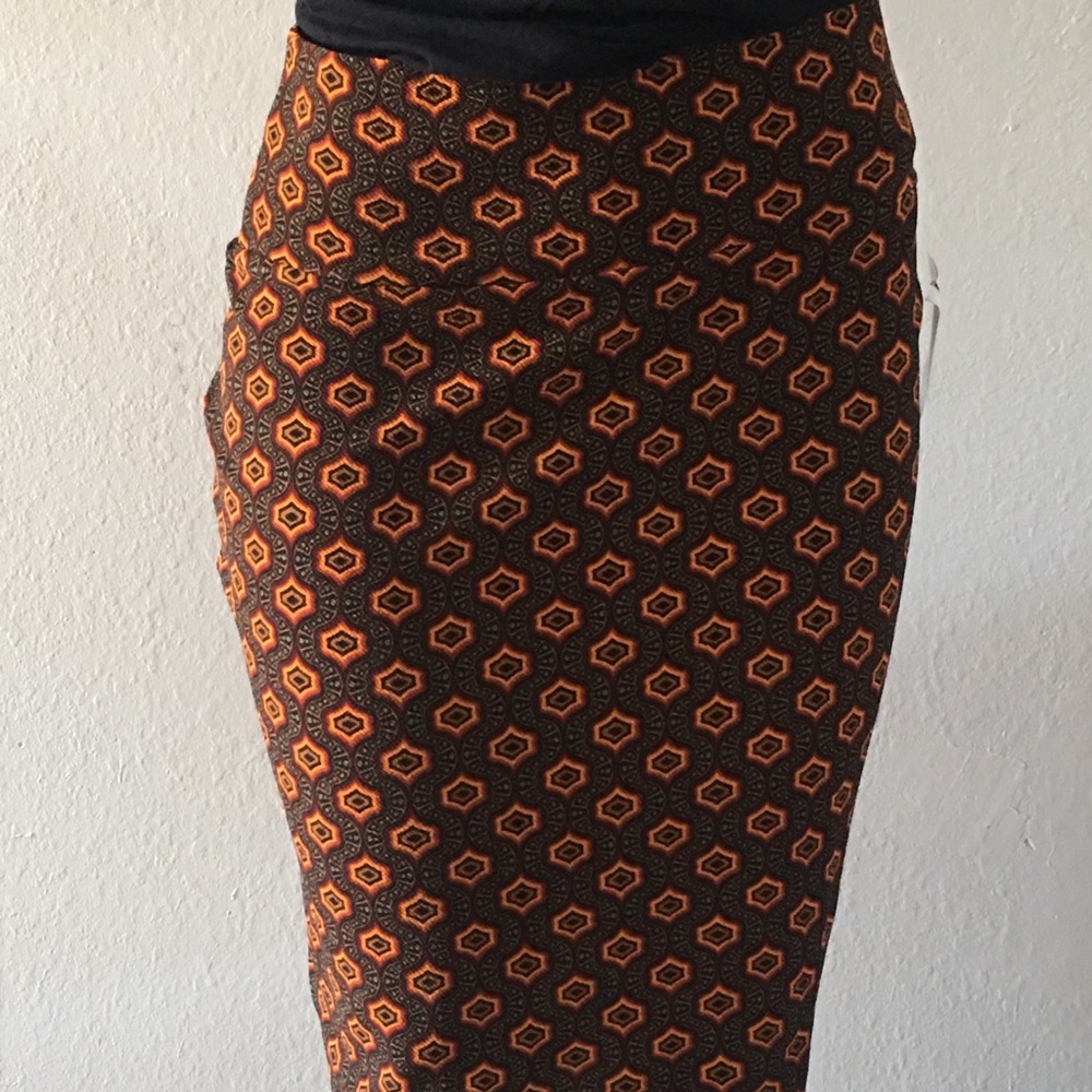 Lularoe’s Cassie skirt